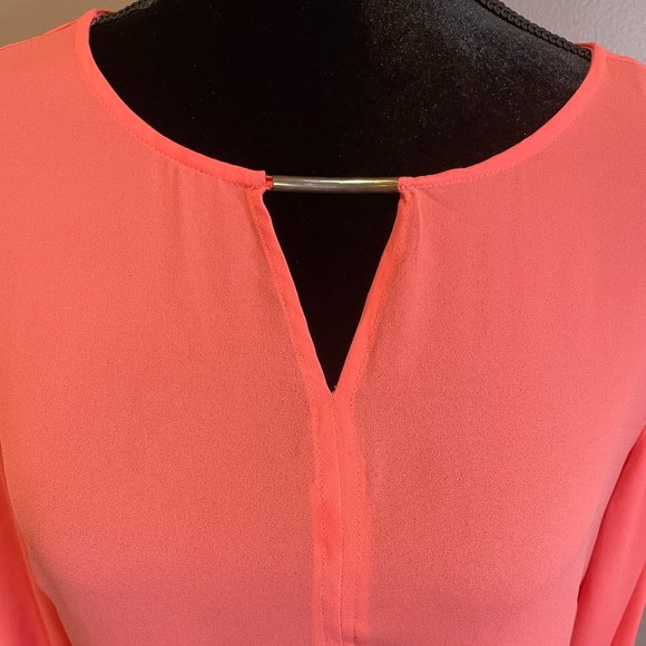 The Limited Womens Semi Sheer Roll-tab Sleeve Metal Embellished Blouse sz S - Picture 3 of 6